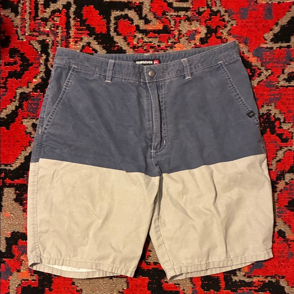 Quiksilver Colorblock Two-Tone Navy and Gray Mens Summer Shorts - Size 31 Waist